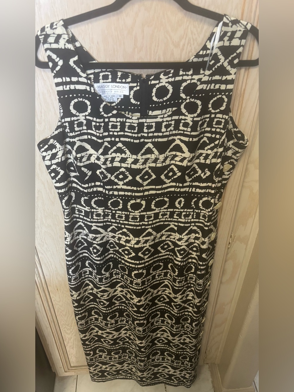 Maggie London 100% Silk Black & Ivory Dress Sz 14 Buttons Maxi Geometric Lined